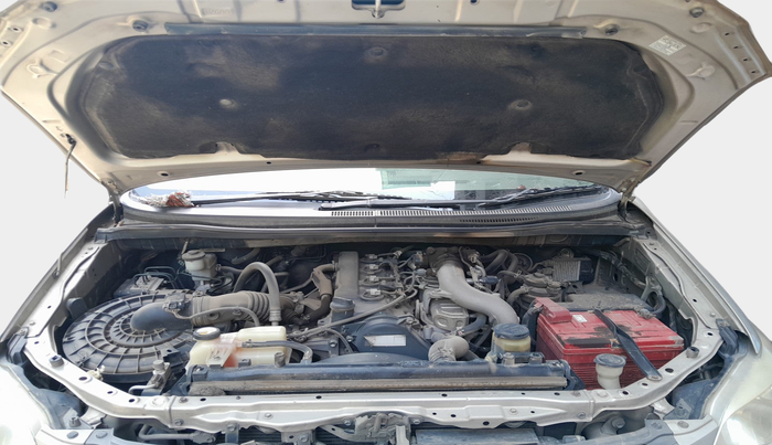 2013 Toyota Innova 2.5 VX 8 STR, Diesel, Manual, 1,44,910 km, exterior