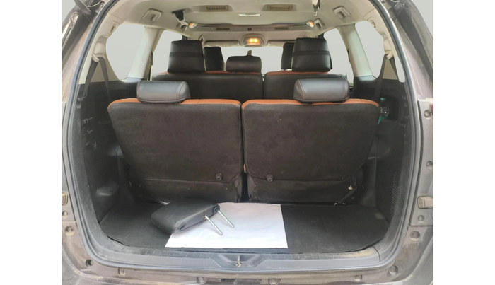 2017 Toyota Innova Crysta 2.4 VX 7 STR, Diesel, Manual, 1,37,820 km, exterior