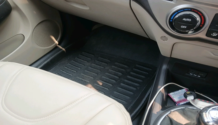 2013 Hyundai i20 SPORTZ 1.2, Petrol, Manual, 53,987 km, interior