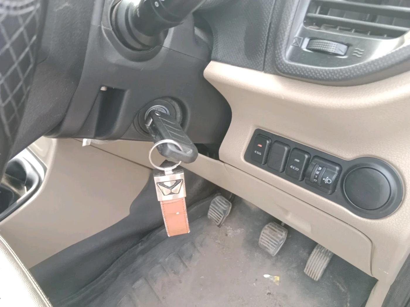 2023 Mahindra BOLERO NEO N 4, Diesel, Manual, 19,436 km, interior