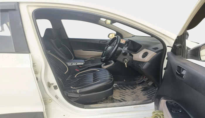 2016 Hyundai Xcent BASE 1.1, Diesel, Manual, 1,06,063 km, interior