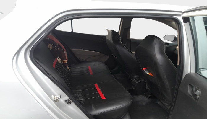 2014 Hyundai Grand i10 MAGNA 1.1 CRDI, Diesel, Manual, 1,27,230 km, interior