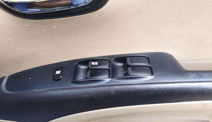 2013 Hyundai i10 MAGNA 1.1, Petrol, Manual, 1,19,844 km, interior