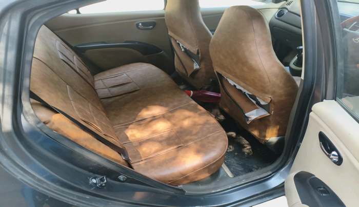 2013 Hyundai i10 MAGNA 1.1, Petrol, Manual, 1,19,844 km, interior