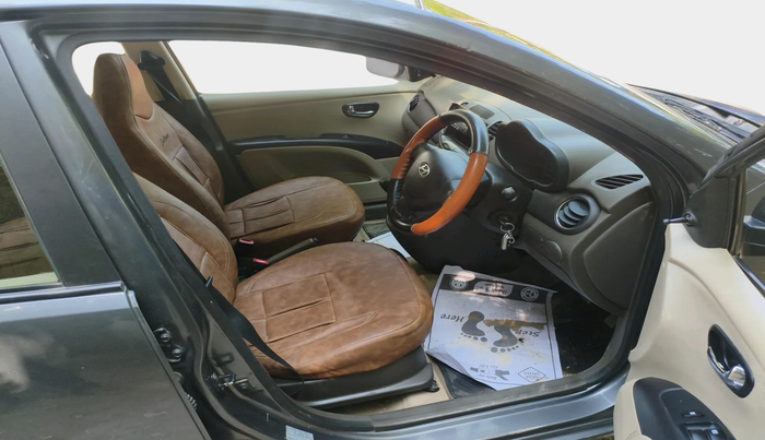 2013 Hyundai i10 MAGNA 1.1, Petrol, Manual, 1,19,844 km, interior