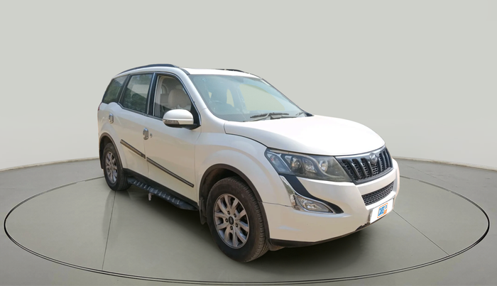 2016 Mahindra XUV500 W10, Diesel, Manual, 1,35,645 km, exterior