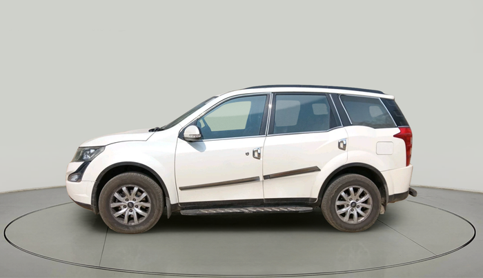 2016 Mahindra XUV500 W10, Diesel, Manual, 1,35,645 km, exterior