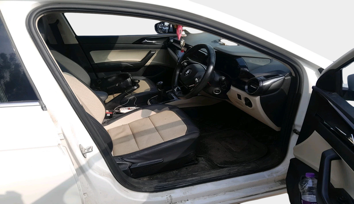 2023 Skoda SLAVIA STYLE 1.0L TSI MT, Petrol, Manual, 96,186 km, interior