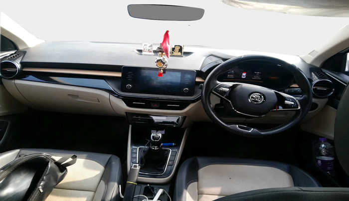 2023 Skoda SLAVIA STYLE 1.0L TSI MT, Petrol, Manual, 96,186 km, interior