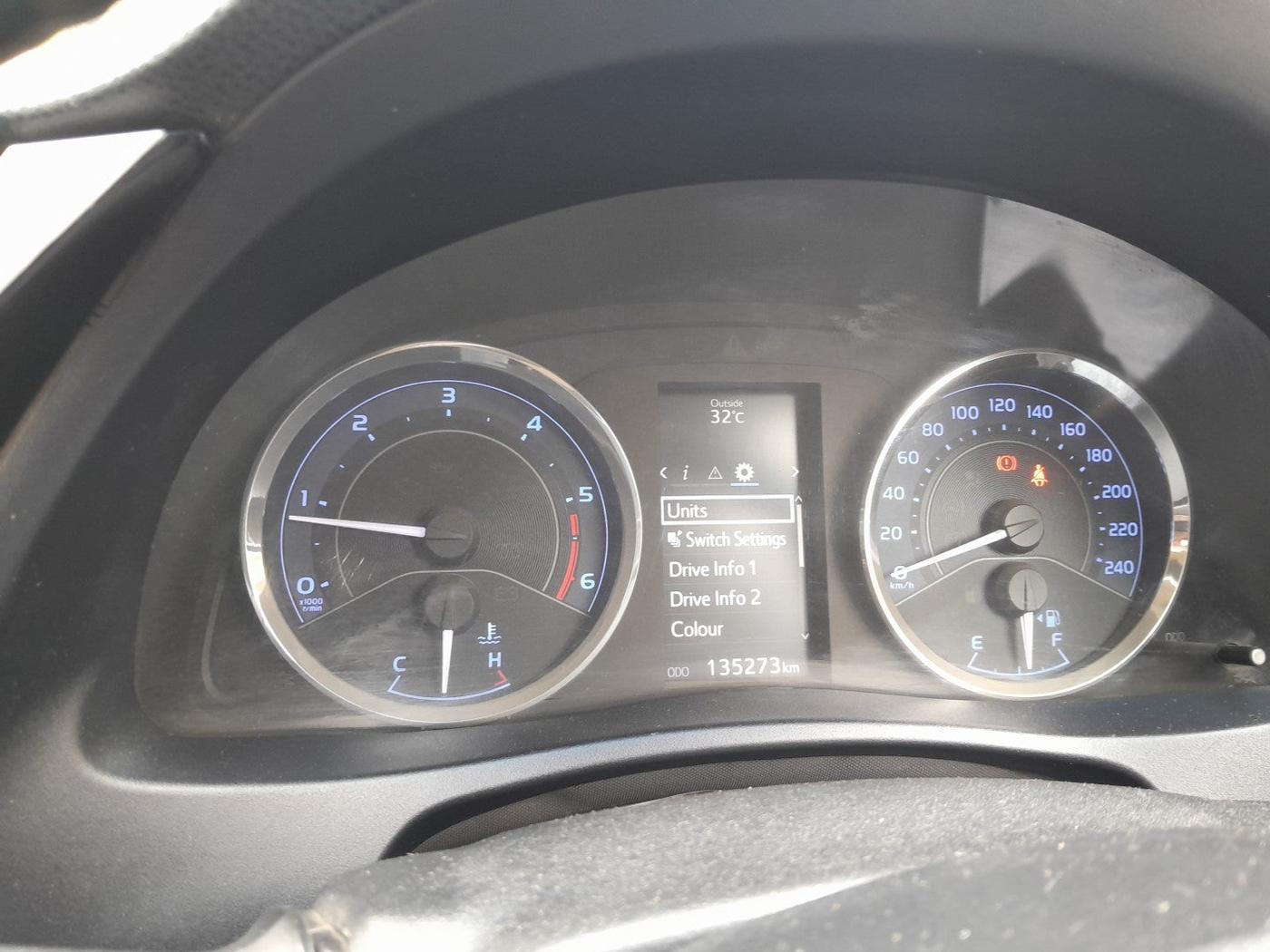 2017 Toyota Corolla Altis GL DIESEL, Diesel, Manual, 1,36,000 km, interior