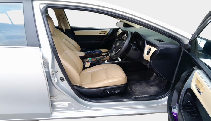 2017 Toyota Corolla Altis GL DIESEL, Diesel, Manual, 1,35,273 km, interior