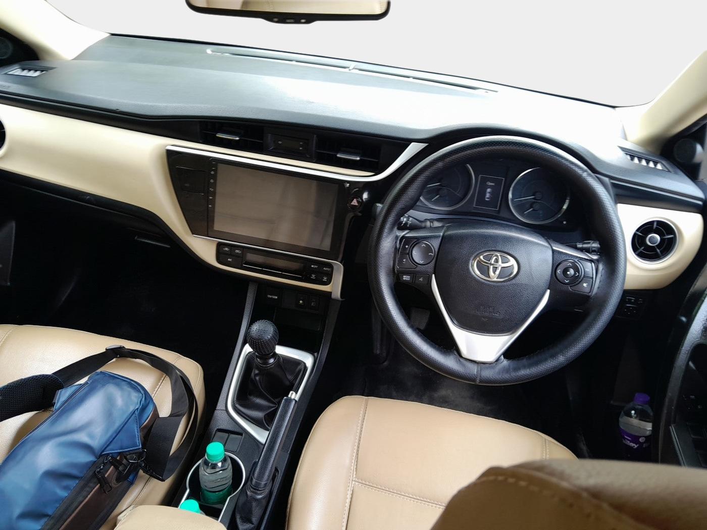 2017 Toyota Corolla Altis GL DIESEL, Diesel, Manual, 1,36,000 km, interior