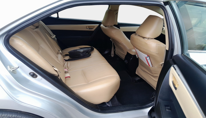 2017 Toyota Corolla Altis GL DIESEL, Diesel, Manual, 1,35,273 km, interior