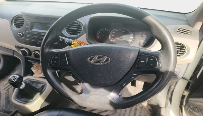 2016 Hyundai Xcent S 1.2, Petrol, Manual, 1,86,253 km, interior