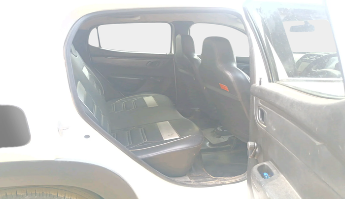 2017 Renault Kwid RXT 1.0, Petrol, Manual, 75,132 km, interior