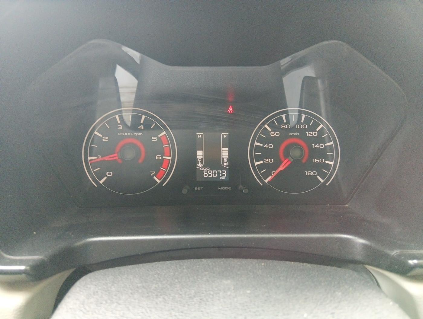 2016 Mahindra Kuv100 K4 D 6 STR, Diesel, Manual, 69,073 km, interior