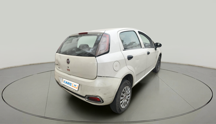 2015 Fiat Punto EVO ACTIVE 1.3 MULTIJET, Diesel, Manual, 1,19,933 km, exterior