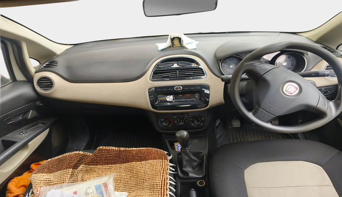 2015 Fiat Punto EVO ACTIVE 1.3 MULTIJET, Diesel, Manual, 1,19,933 km, interior