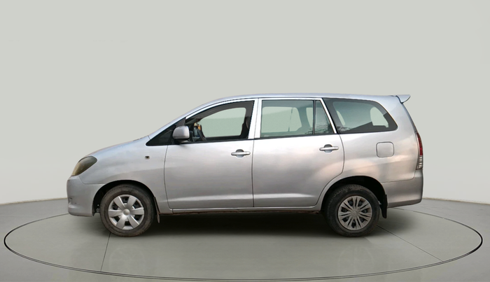2011 Toyota Innova 2.5 G4 8 STR, Diesel, Manual, 2,49,852 km, exterior