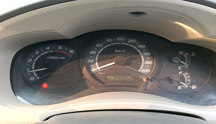 2011 Toyota Innova 2.5 G4 8 STR, Diesel, Manual, 2,49,852 km, interior