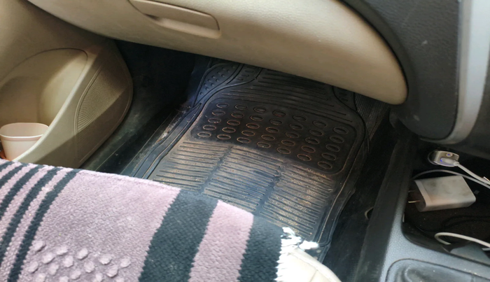 2018 Hyundai Eon ERA +, Petrol, Manual, 1,69,148 km, interior