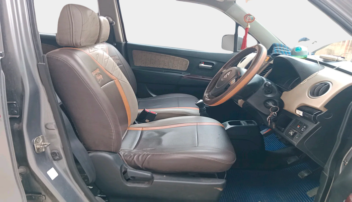 2017 Maruti Wagon R 1.0 VXI, Petrol, Manual, 1,21,500 km, interior
