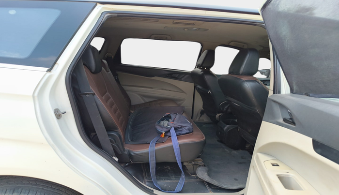 2019 Mahindra MARAZZO M2 8 STR, Diesel, Manual, 70,428 km, interior