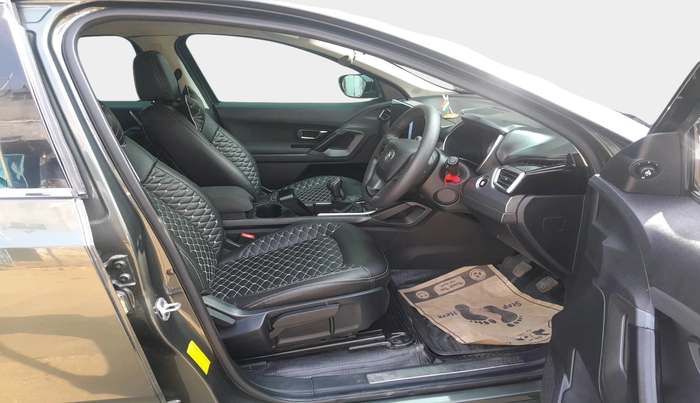 2020 Tata Harrier XT PLUS 2.0L KRYOTEC, Diesel, Manual, 50,296 km, interior