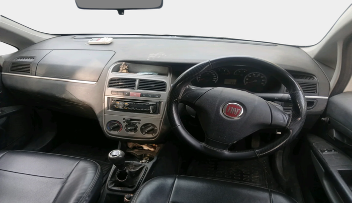 2014 Fiat Punto EVO ACTIVE 1.3 MULTIJET, Diesel, Manual, 1,27,608 km, interior