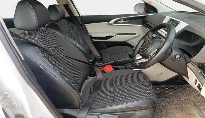 2023 KIA CARENS PRESTIGE PLUS 1.5 IMT DIESEL 7 STR, Diesel, Manual, 13,780 km, interior