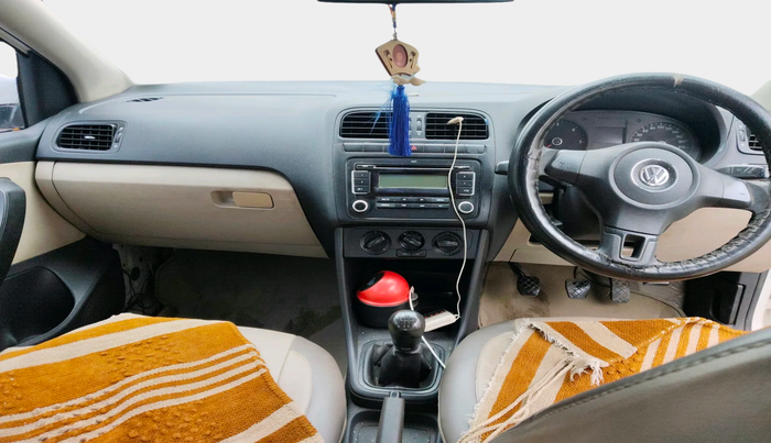 2013 Volkswagen Polo COMFORTLINE 1.2L, Diesel, Manual, 1,14,834 km, interior