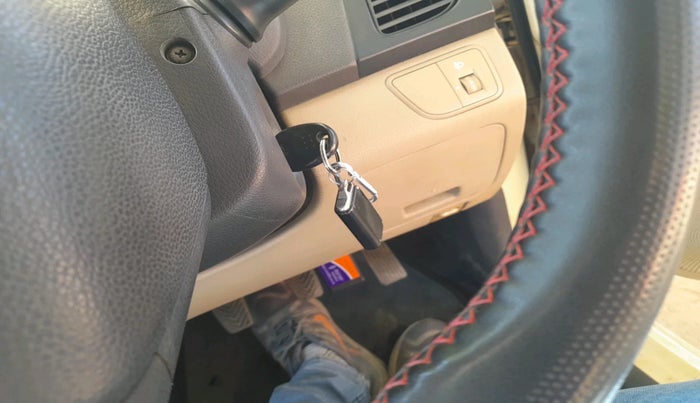 2013 Hyundai Eon ERA +, Petrol, Manual, 93,531 km, interior