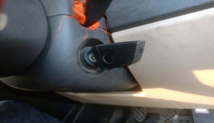 2014 Volkswagen Polo COMFORTLINE 1.2L, Petrol, Manual, 1,29,417 km, interior