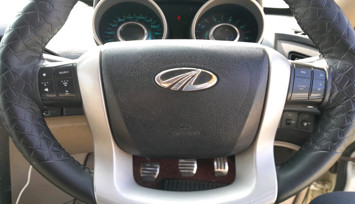 2016 Mahindra XUV500 W10, Diesel, Manual, 1,70,866 km, interior