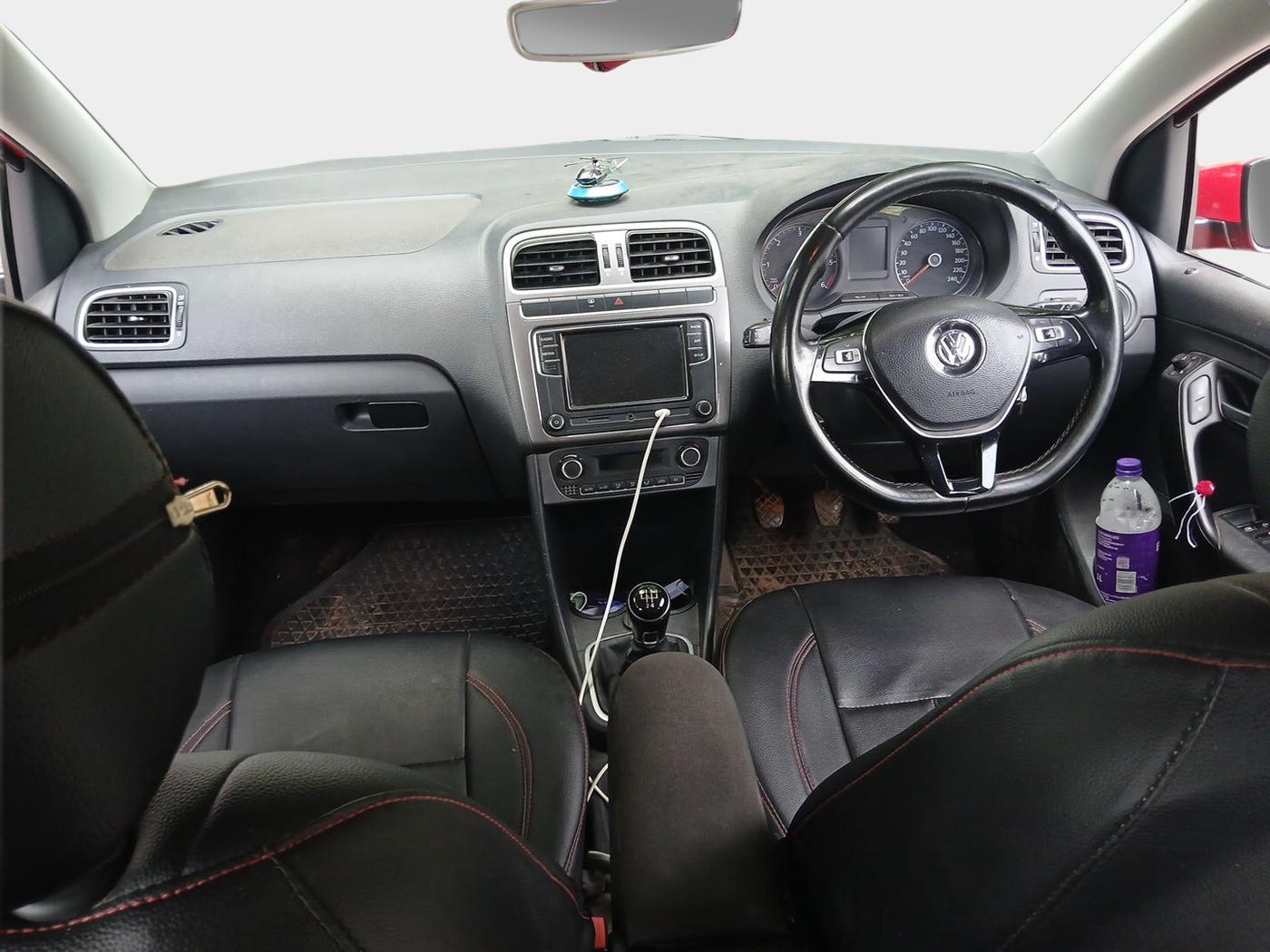 2019 Volkswagen Polo HIGHLINE PLUS 1.5 16 ALLOY, Diesel, Manual, 1,30,500 km, interior