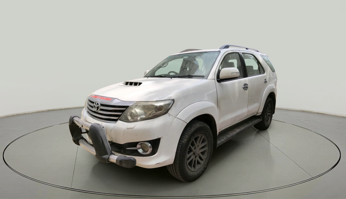 2015 Toyota Fortuner 3.0 4X2 MT, Diesel, Manual, 3,11,013 km, exterior