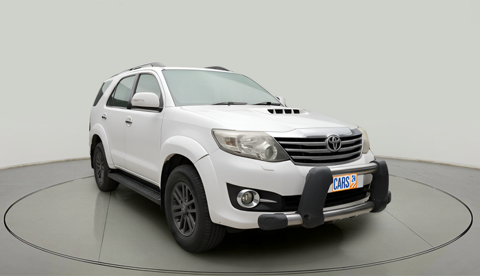 2015 Toyota Fortuner 3.0 4X2 MT, Diesel, Manual, 3,11,013 km, exterior