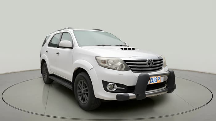 2015 Toyota Fortuner 3.0 4X2 MT, Diesel, Manual, 3,11,013 km, exterior
