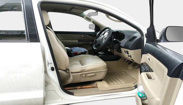 2015 Toyota Fortuner 3.0 4X2 MT, Diesel, Manual, 3,11,013 km, interior