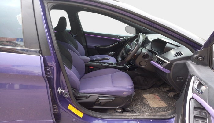 2023 Tata NEXON FEARLESS PURPLE + DUAL TONE 1.5 DIESEL, Diesel, Manual, 16,901 km, interior
