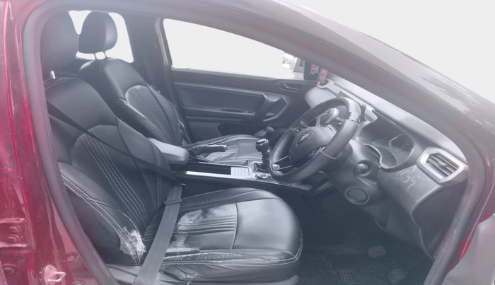 2021 Renault Kiger RXZ MT DUAL TONE, Petrol, Manual, 65,941 km, interior