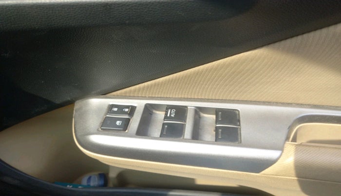 2015 Honda City 1.5L I-DTEC V, Diesel, Manual, 1,92,678 km, interior