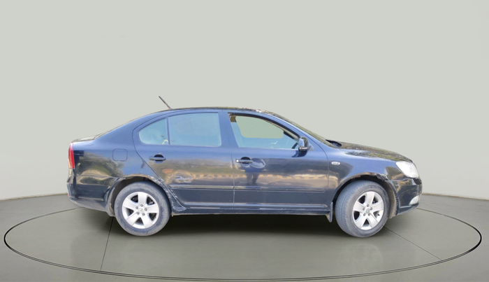 2013 Skoda Laura L&K 2.0 TDI AT, Diesel, Automatic, 2,51,891 km, exterior