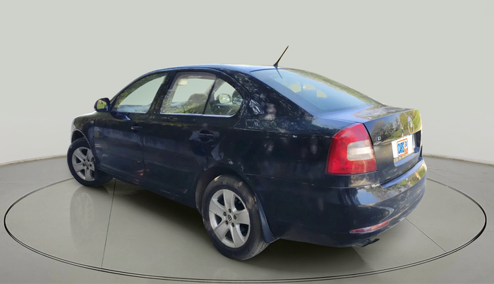 2013 Skoda Laura L&K 2.0 TDI AT, Diesel, Automatic, 2,51,891 km, exterior