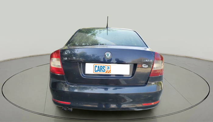 2013 Skoda Laura L&K 2.0 TDI AT, Diesel, Automatic, 2,51,891 km, exterior