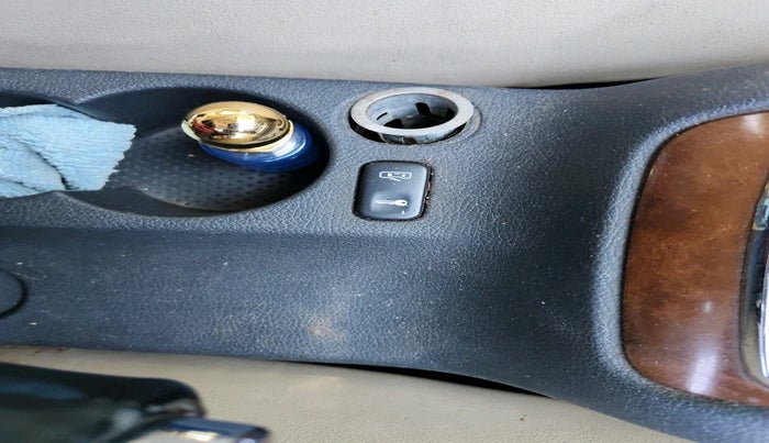 2013 Skoda Laura L&K 2.0 TDI AT, Diesel, Automatic, 2,51,891 km, interior