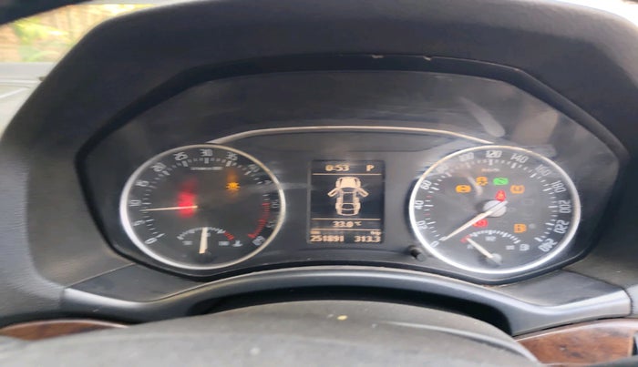 2013 Skoda Laura L&K 2.0 TDI AT, Diesel, Automatic, 2,51,891 km, interior