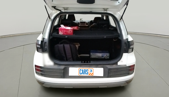 2022 Hyundai VENUE SX 1.2 PETROL, Petrol, Manual, 39,737 km, exterior