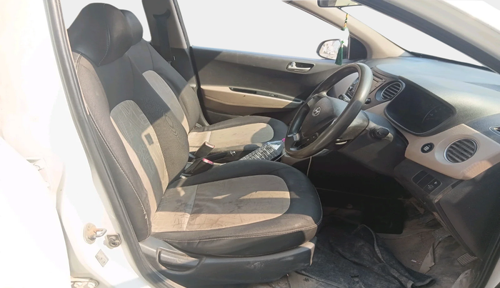 2014 Hyundai Grand i10 SPORTZ 1.1 CRDI, Diesel, Manual, 1,12,529 km, interior