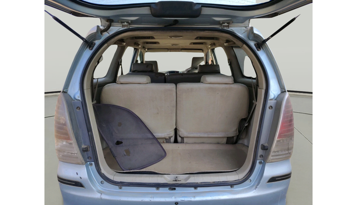 2011 Toyota Innova 2.5 G4 8 STR, Diesel, Manual, 1,67,861 km, exterior